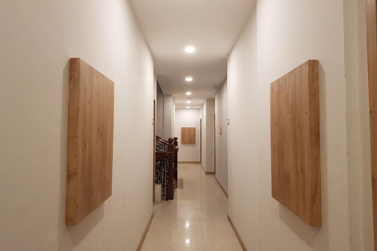 Oyo 90015 Platinum Guest House Medan Exterior photo